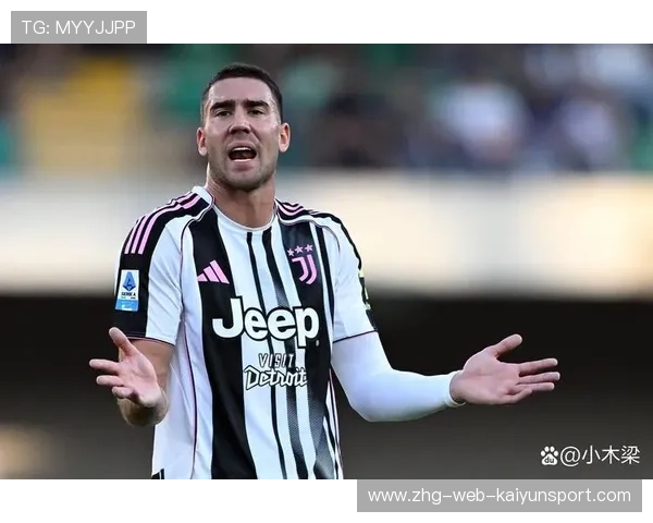 尤文图斯高位逼抢奏效,对手被迫回传 尤文图斯高位逼抢奏效,对手被迫回传